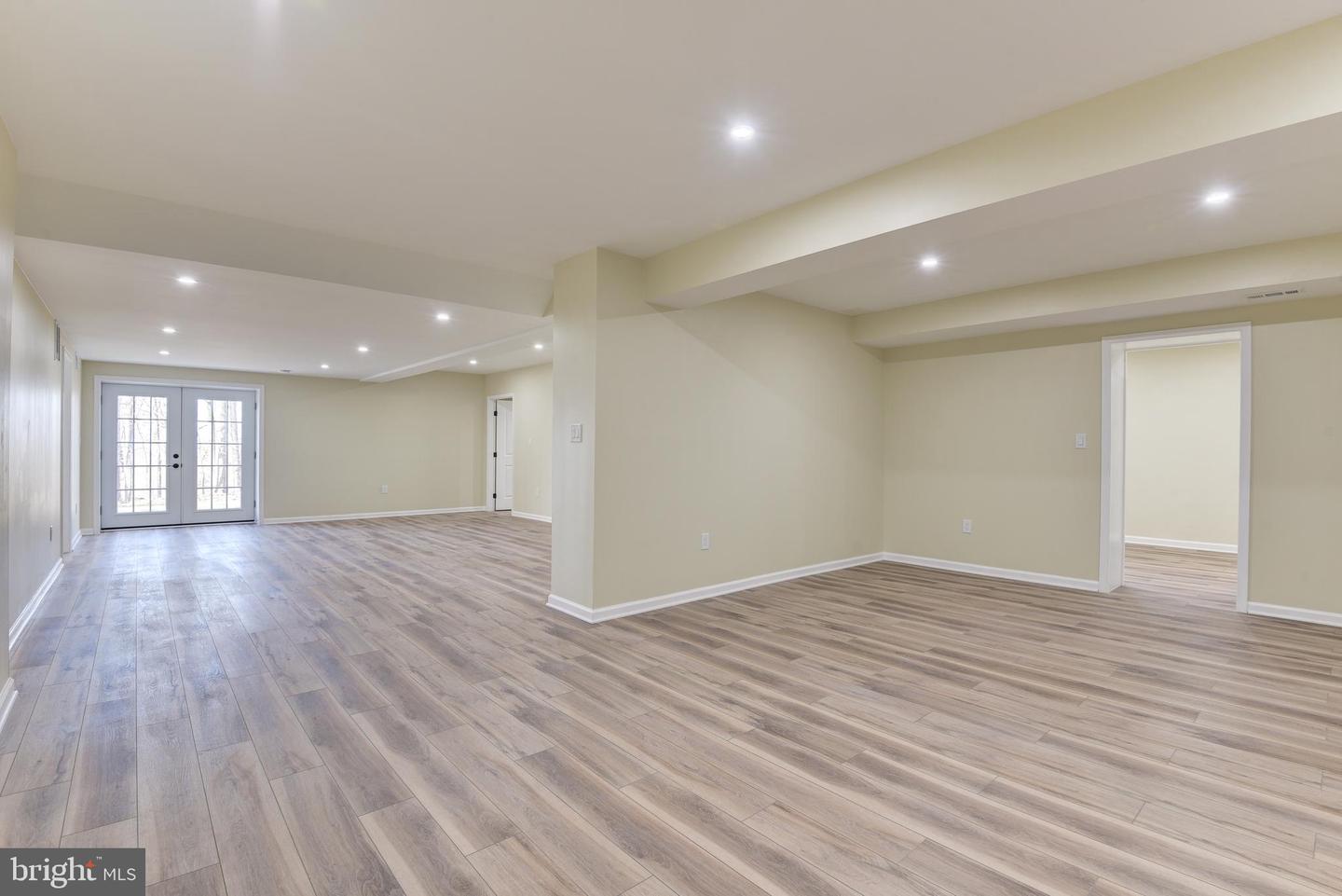 4124 Larson LANE