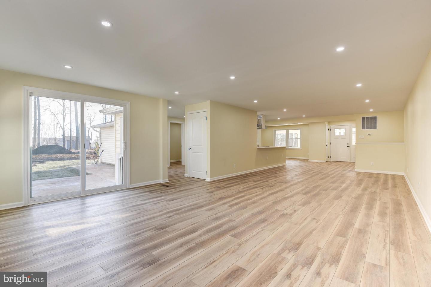 4124 Larson LANE