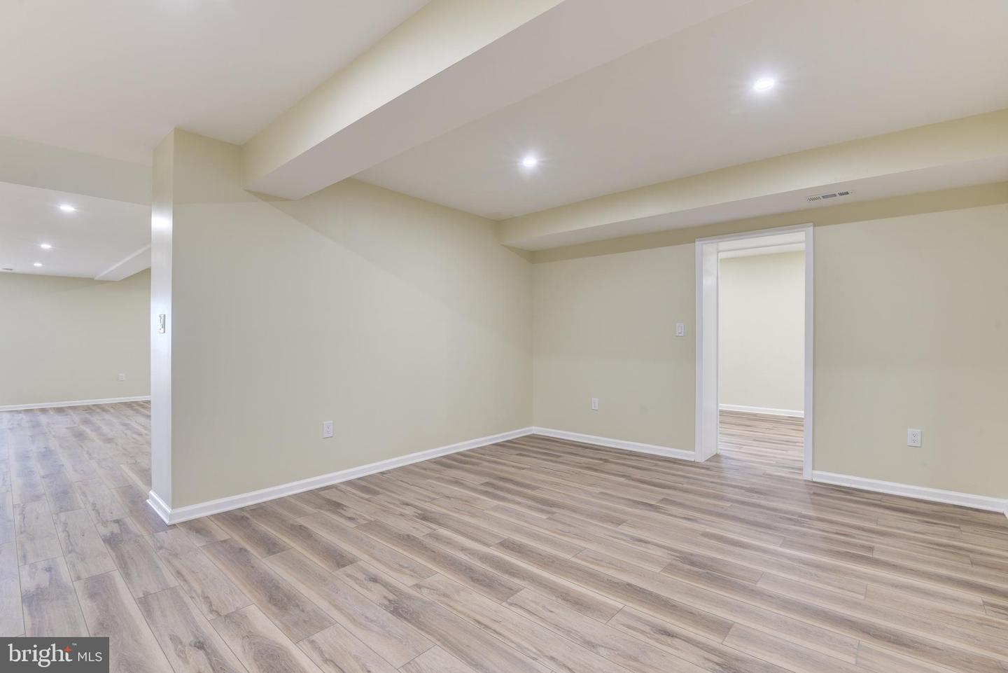 4124 Larson LANE
