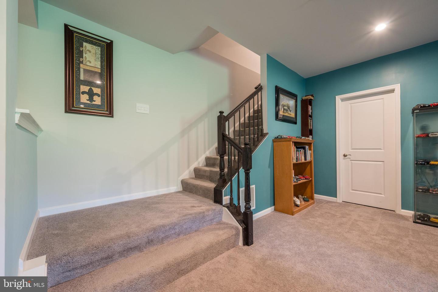 5745 Hawk Ridge Rd