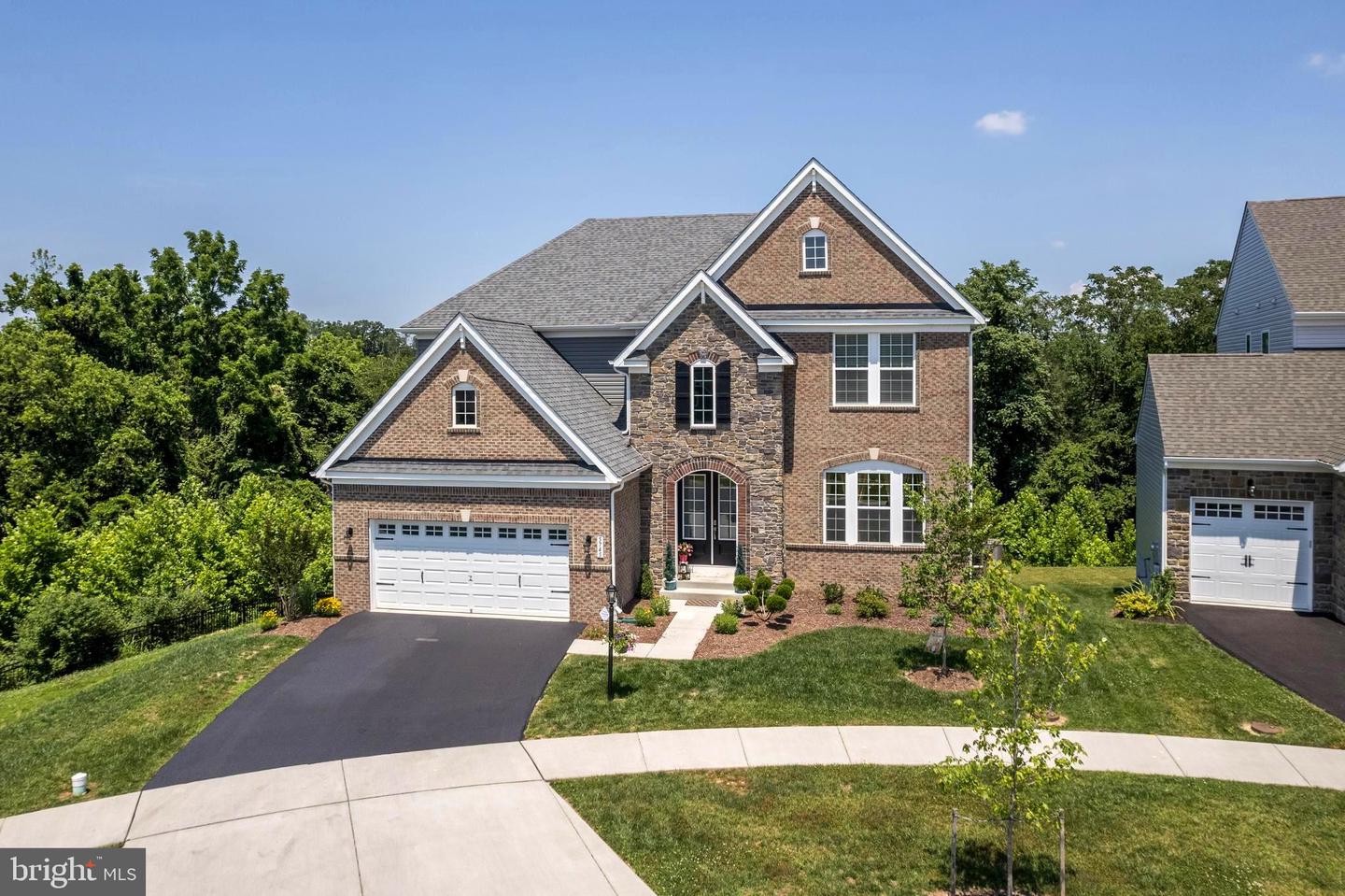 5745 Hawk Ridge Rd