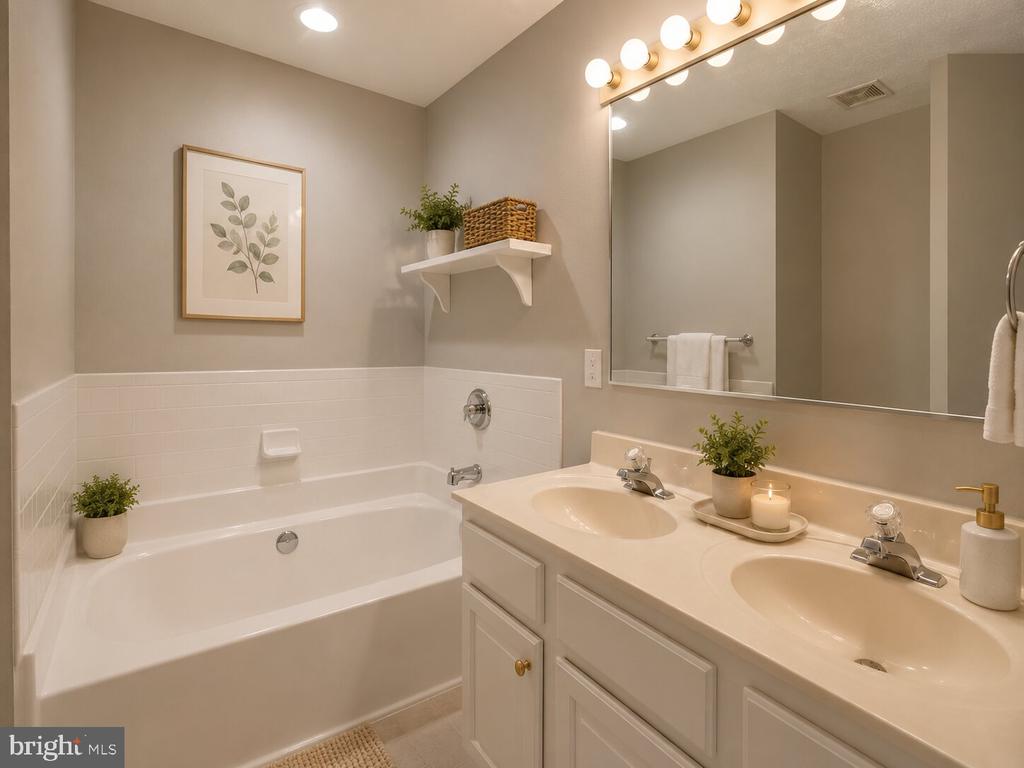 8926 MALLARD COURT