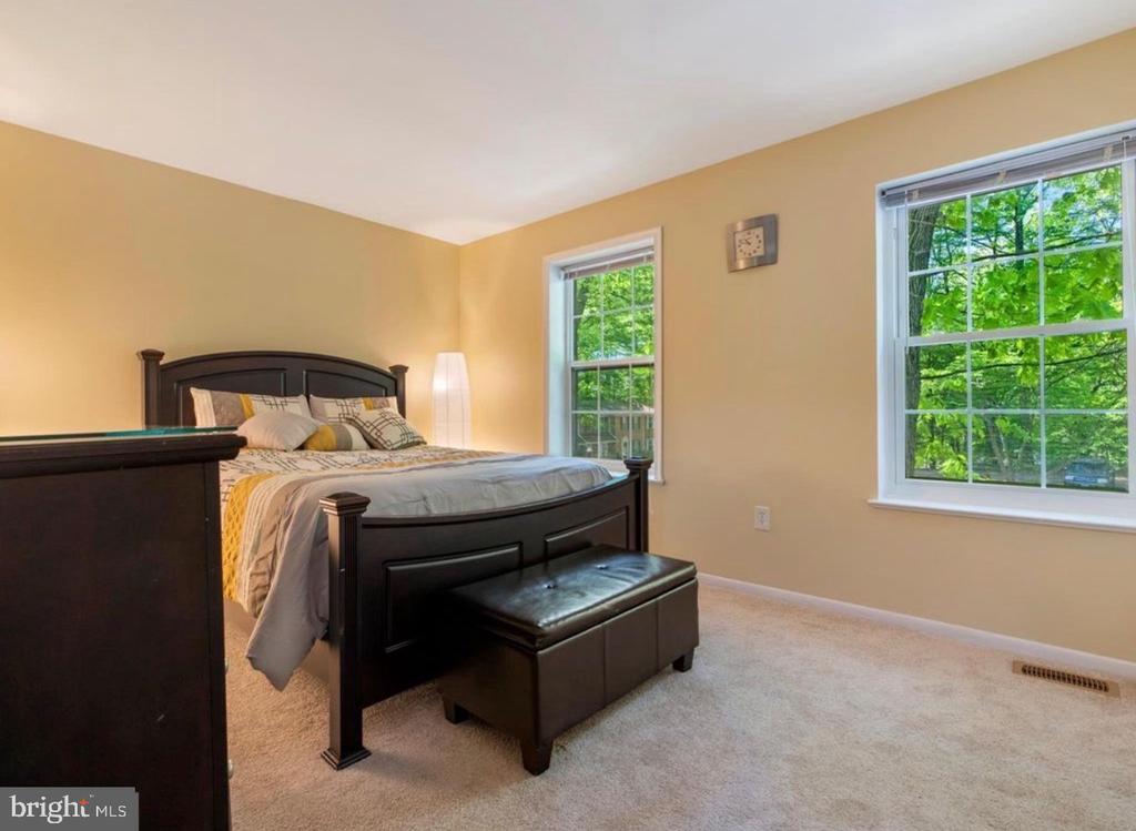 9142 LAMBSKIN LANE