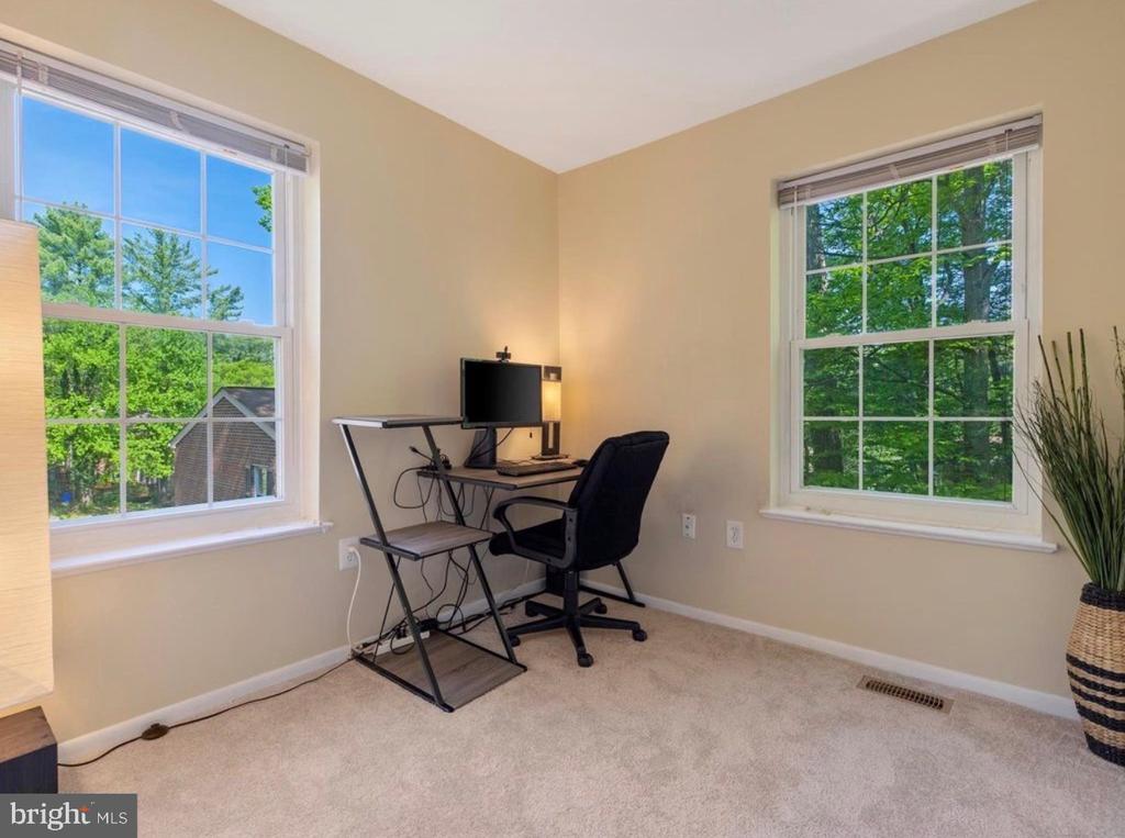 9142 LAMBSKIN LANE