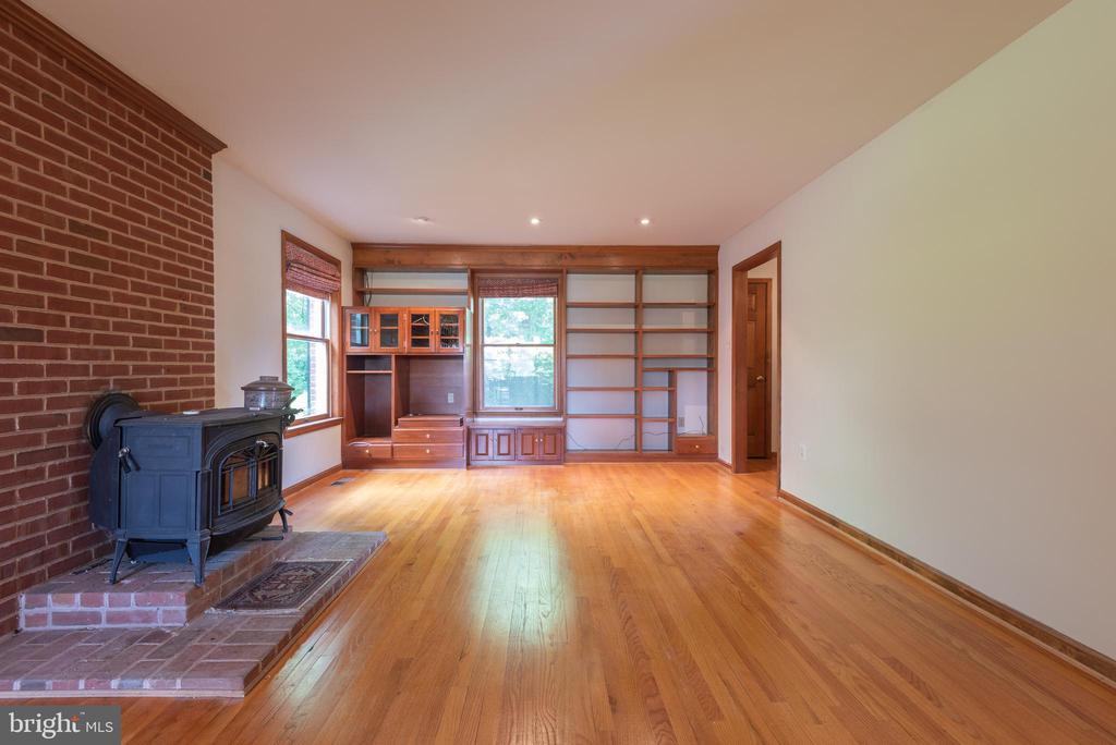 16120 Barnesville Rd