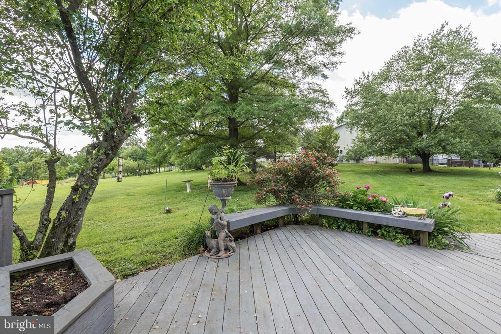 16120 Barnesville Rd