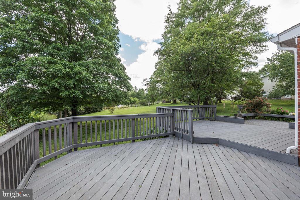 16120 Barnesville Rd