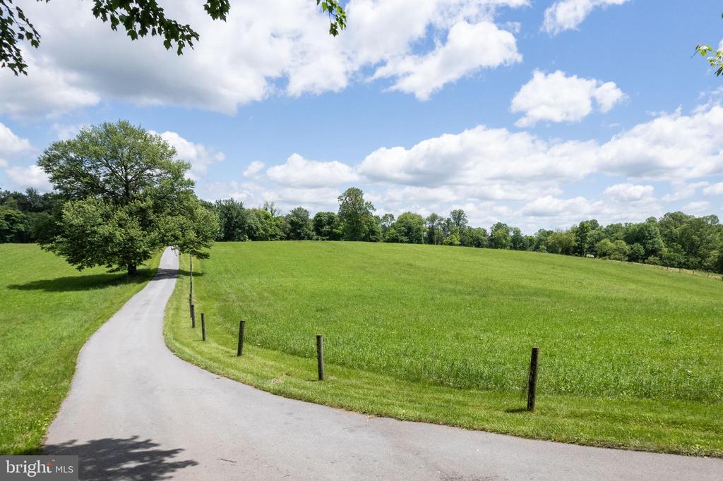 16120 Barnesville Rd