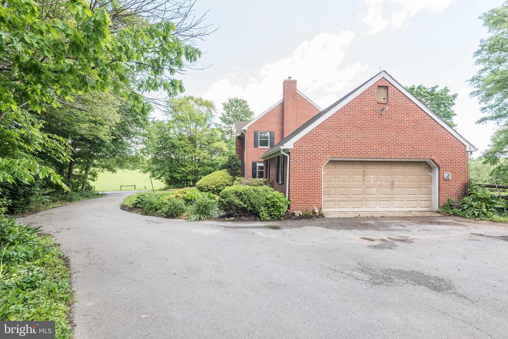 16120 Barnesville Rd