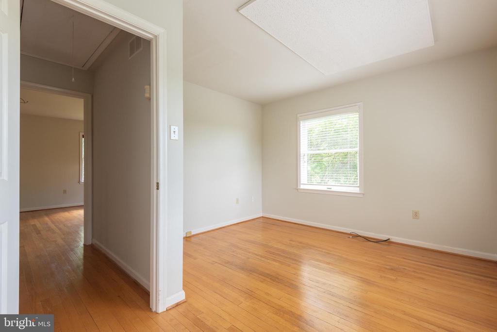 16120 Barnesville Rd