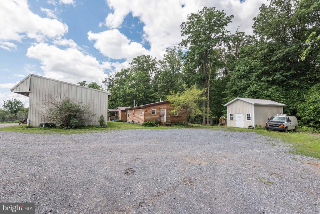 16120 Barnesville Rd