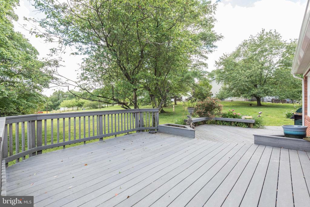 16120 Barnesville Rd