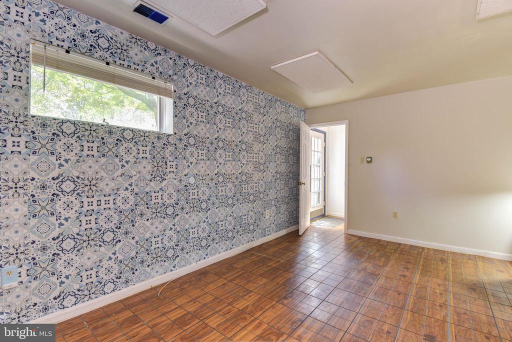 16120 Barnesville Rd