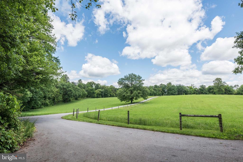 16120 Barnesville Rd