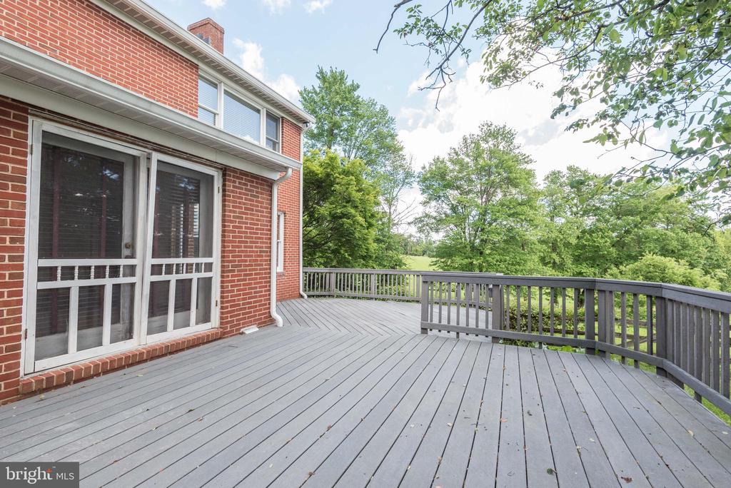 16120 Barnesville Rd
