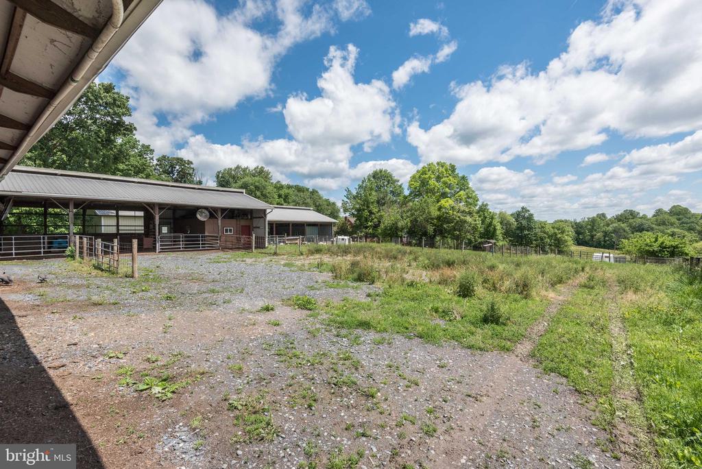 16120 Barnesville Rd