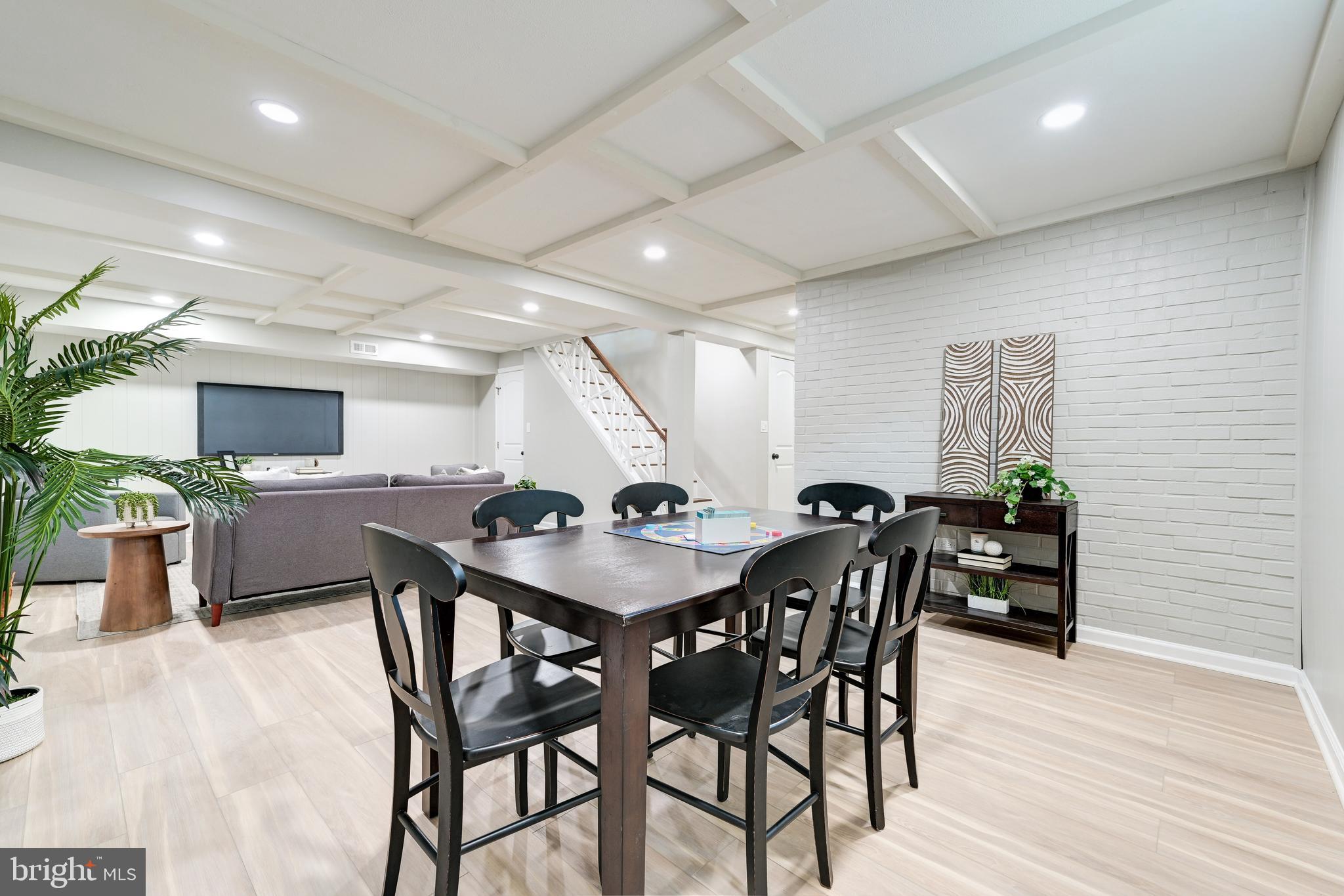 24913 Silver Crest Dr