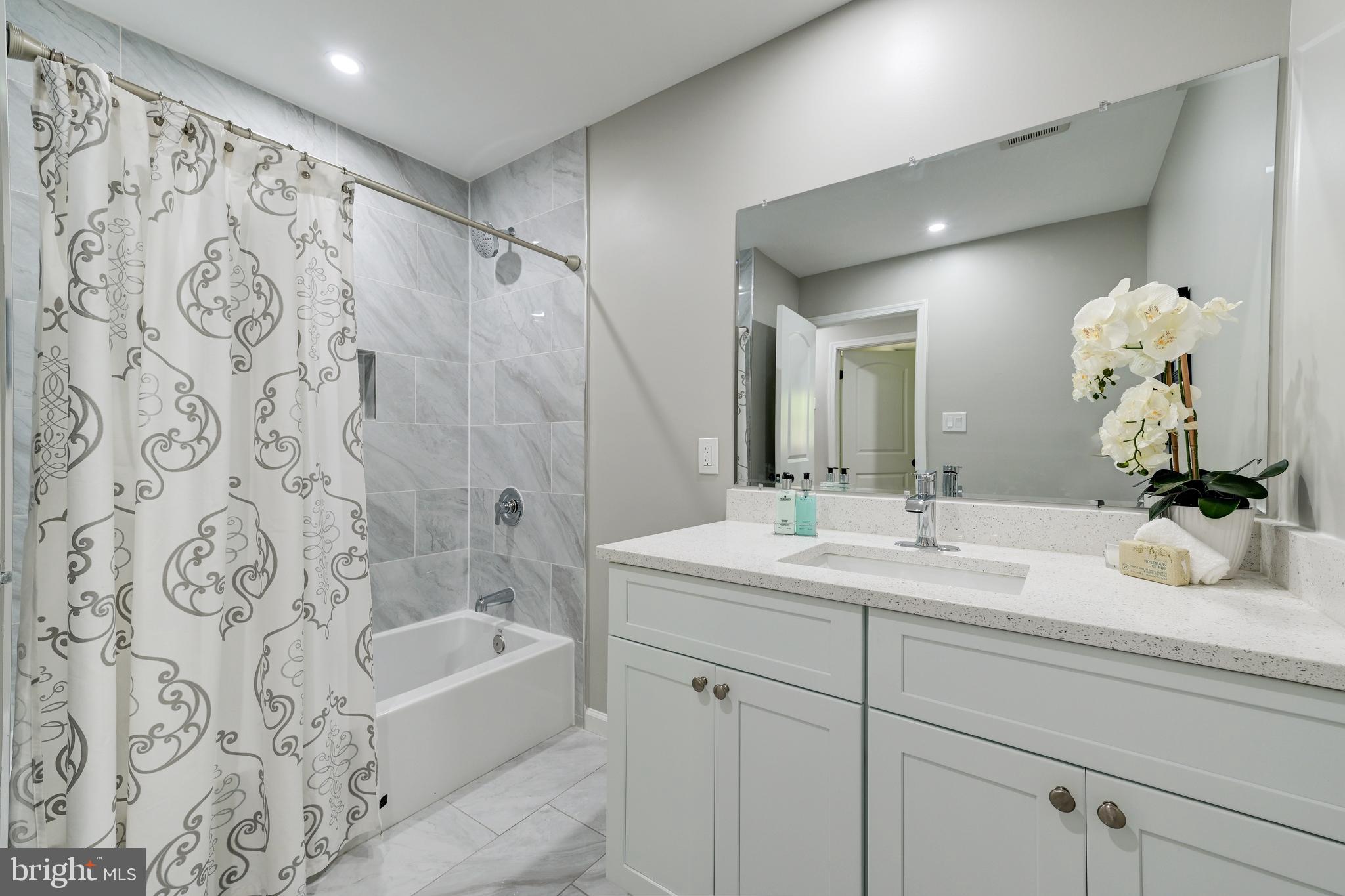 24913 Silver Crest Dr