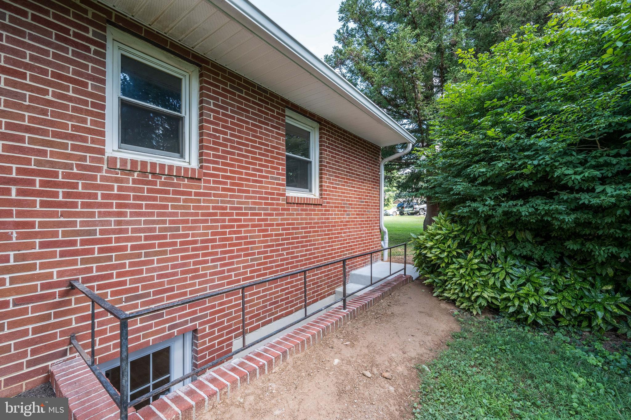 24913 Silver Crest Dr