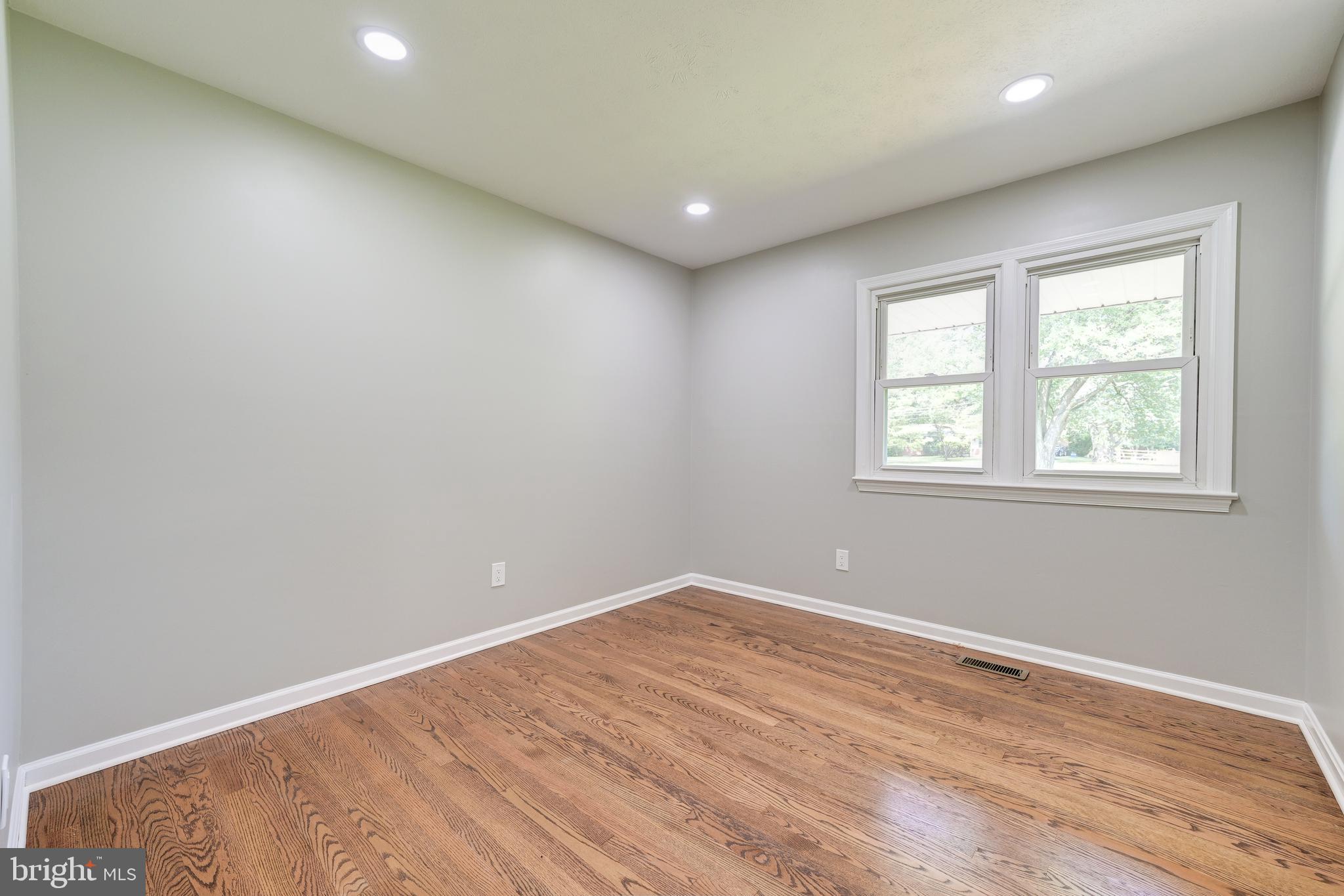 24913 Silver Crest Dr