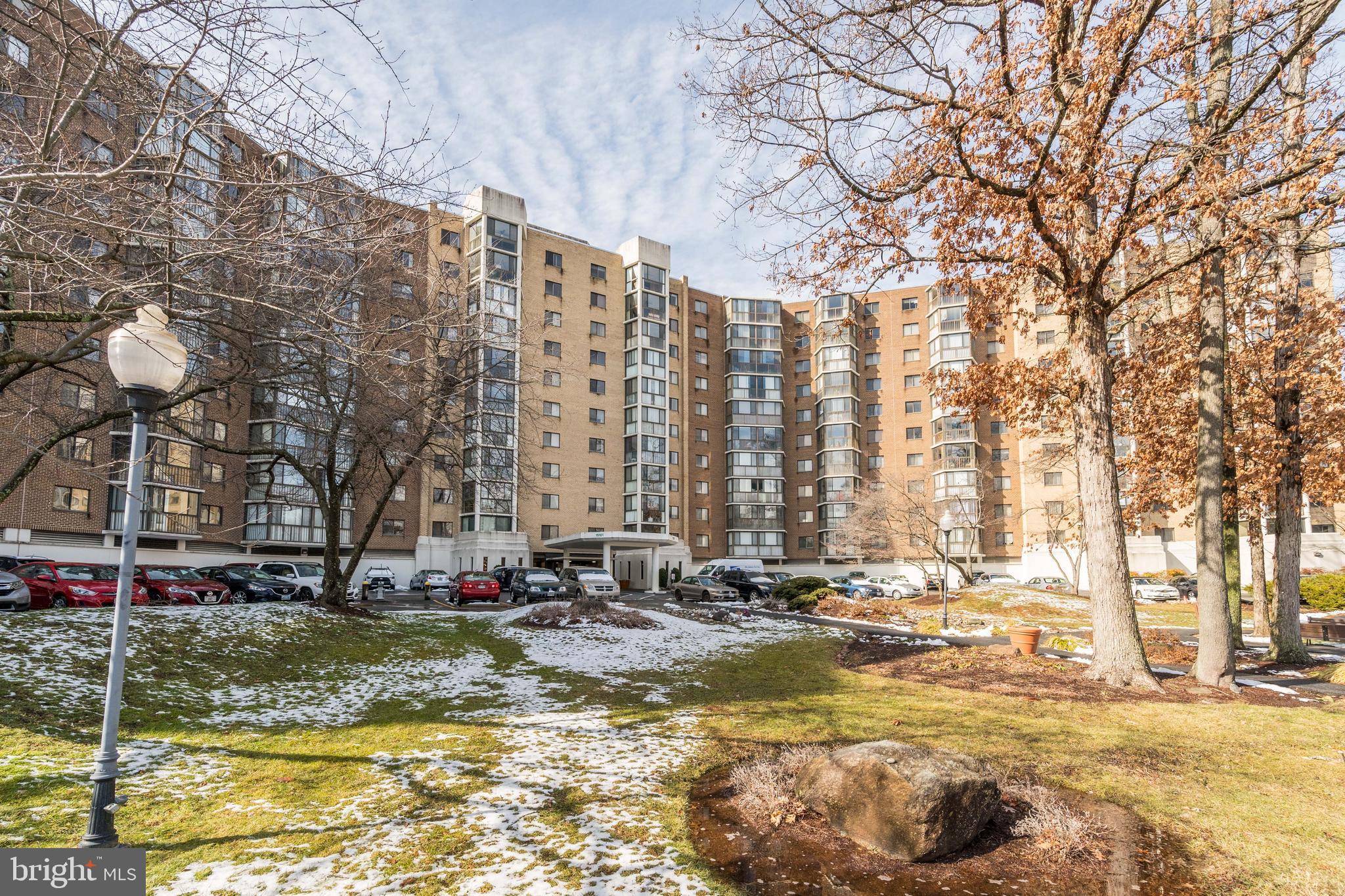 15101 Interlachen Dr #1-918