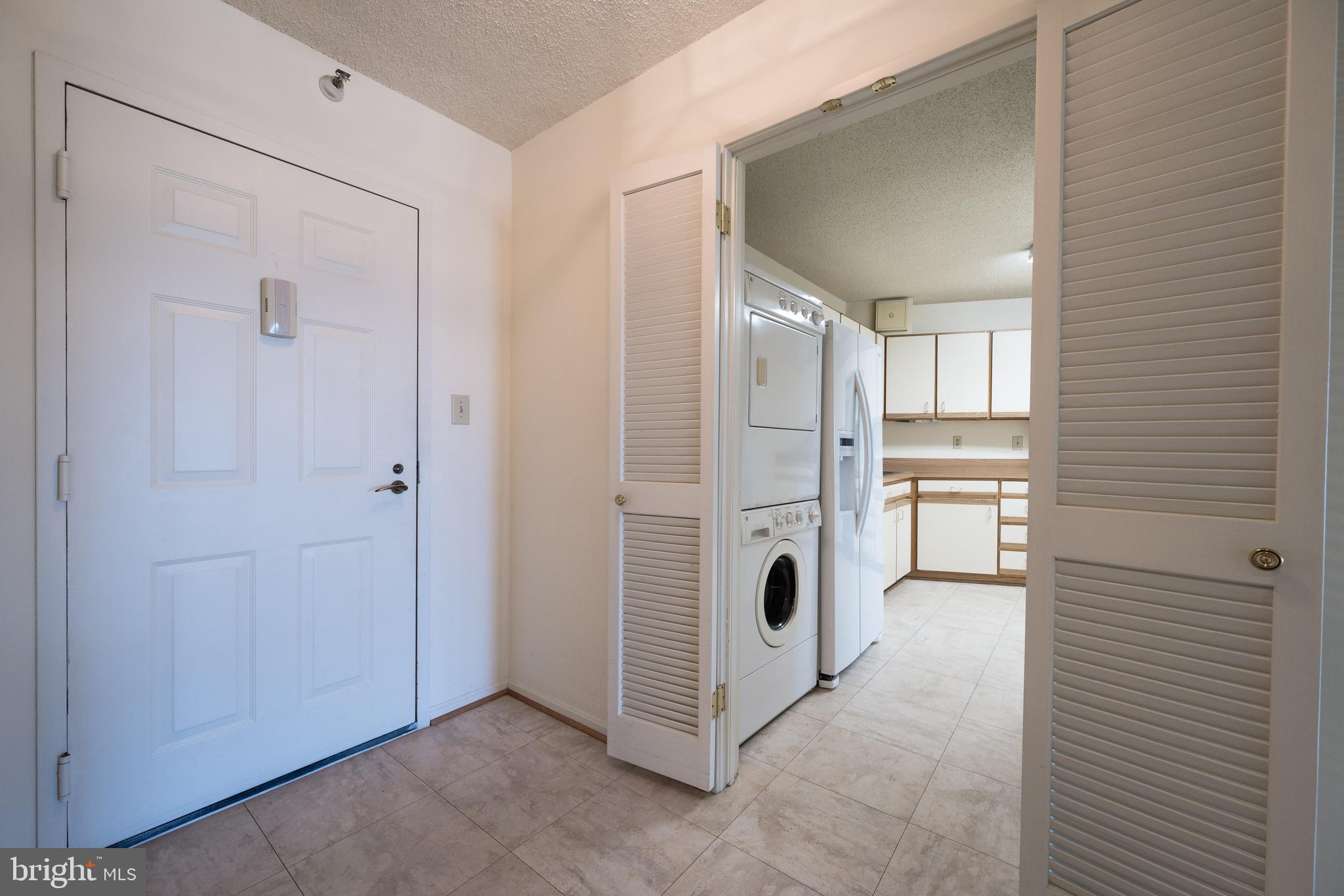 15101 Interlachen Dr #1-918