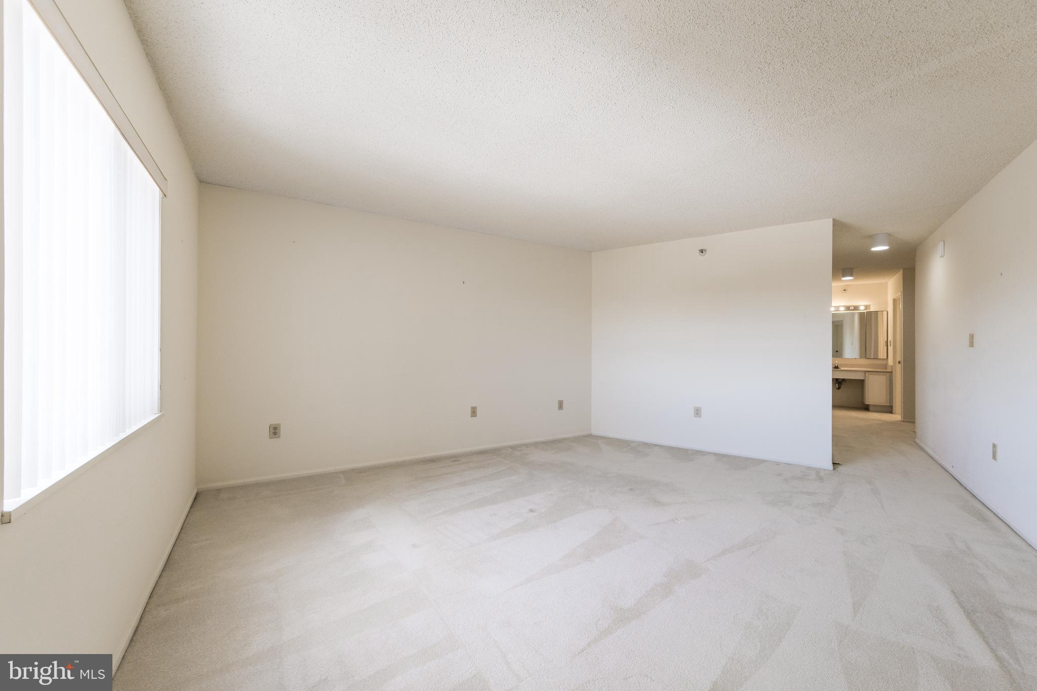 15101 Interlachen Dr #1-918