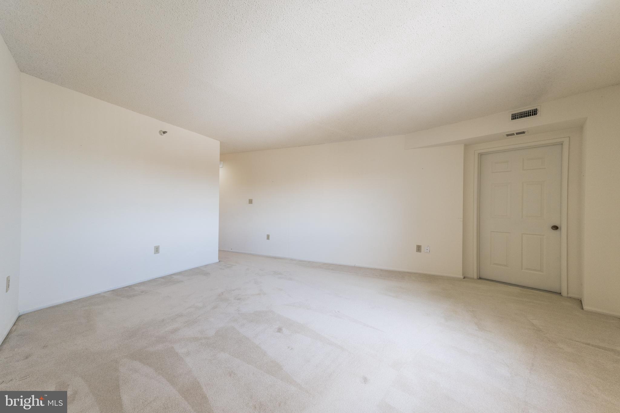 15101 Interlachen Dr #1-918