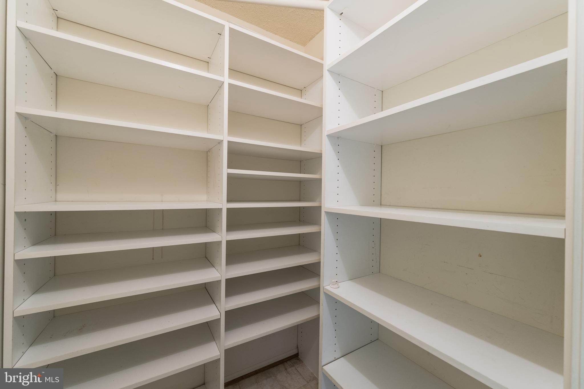 15101 Interlachen Dr #1-918