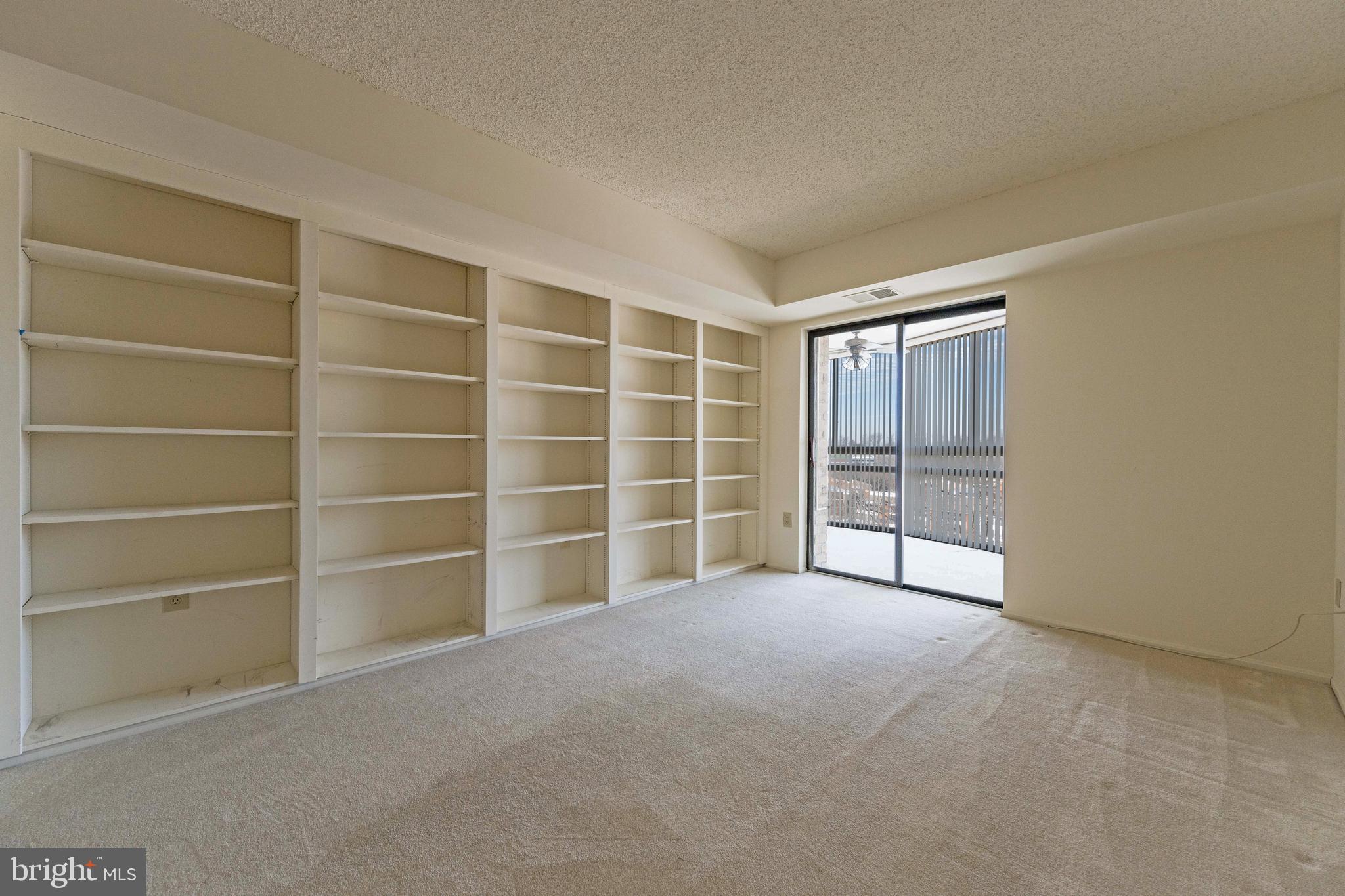 15101 Interlachen Dr #1-918