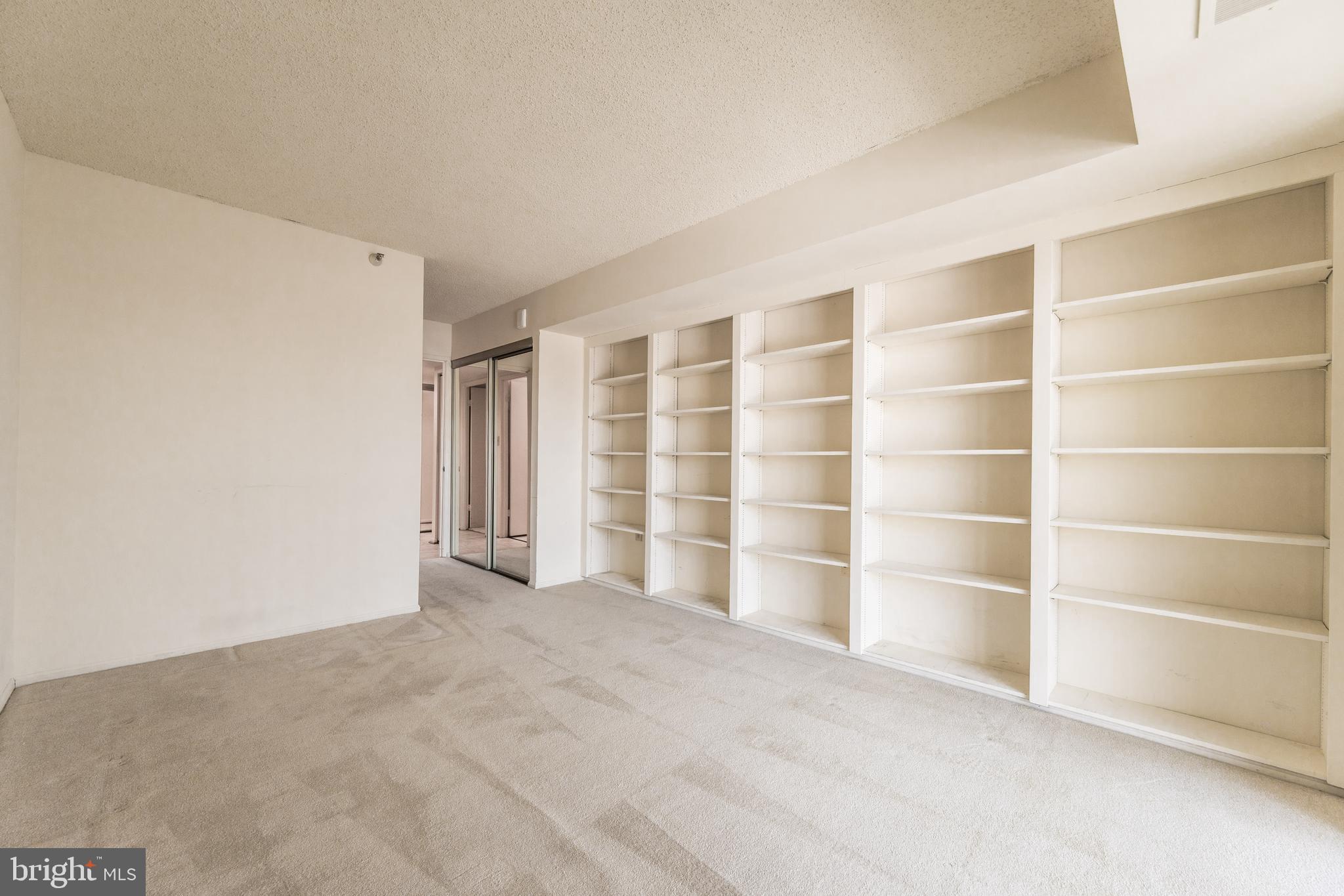 15101 Interlachen Dr #1-918