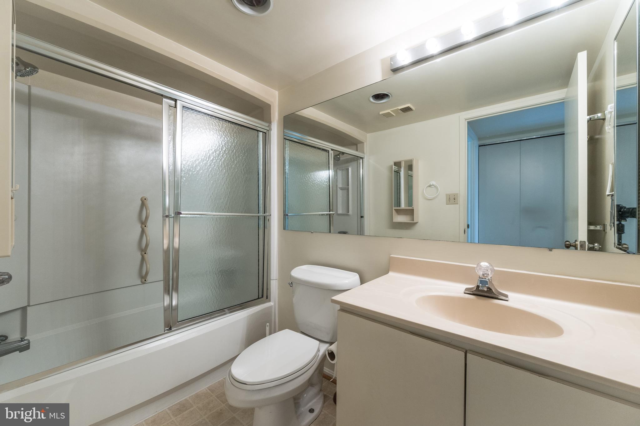 15101 Interlachen Dr #1-918