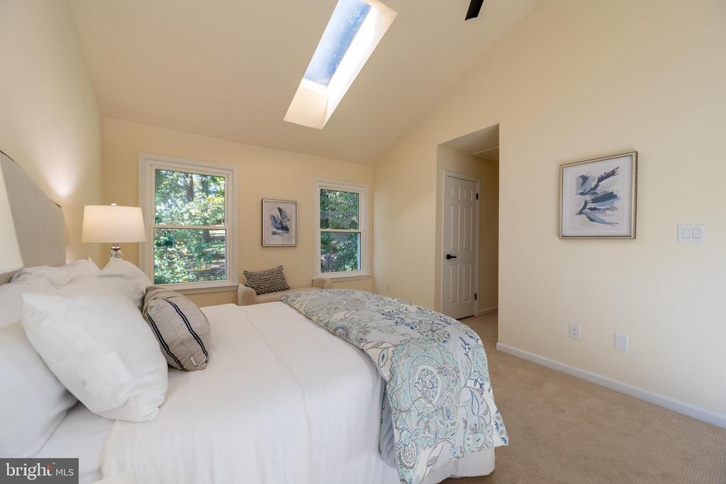 12 SOLITAIRE CT.