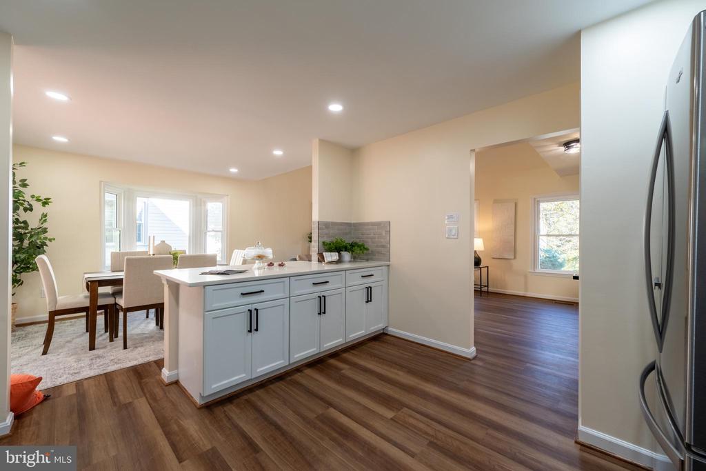 12 SOLITAIRE CT.