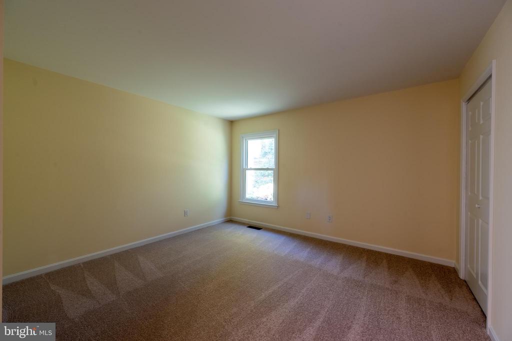 12 SOLITAIRE CT.
