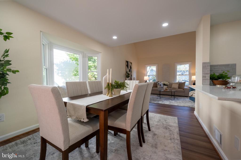 12 SOLITAIRE CT.