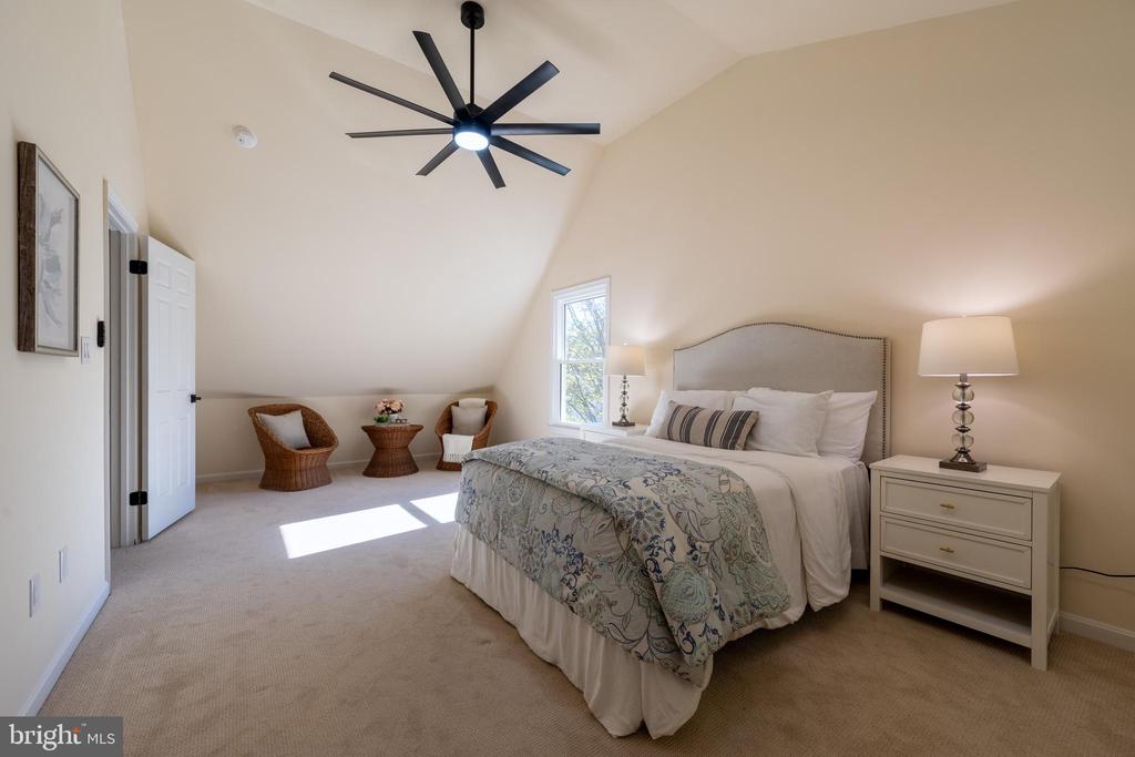 12 SOLITAIRE CT.