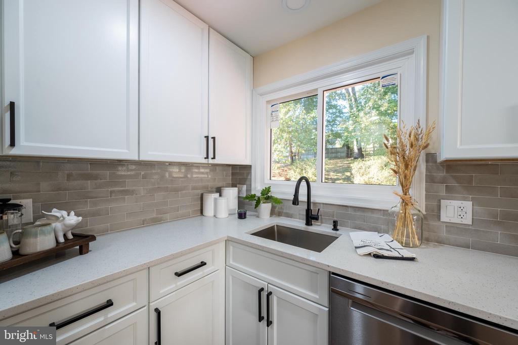 12 SOLITAIRE CT.