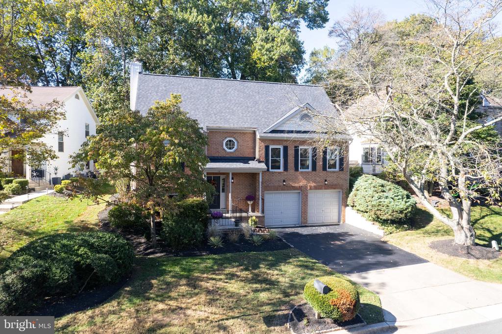 12 SOLITAIRE CT.