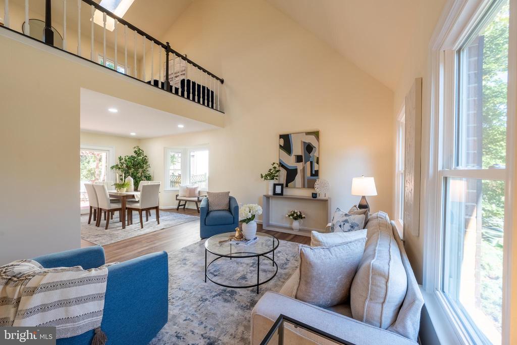 12 SOLITAIRE CT.