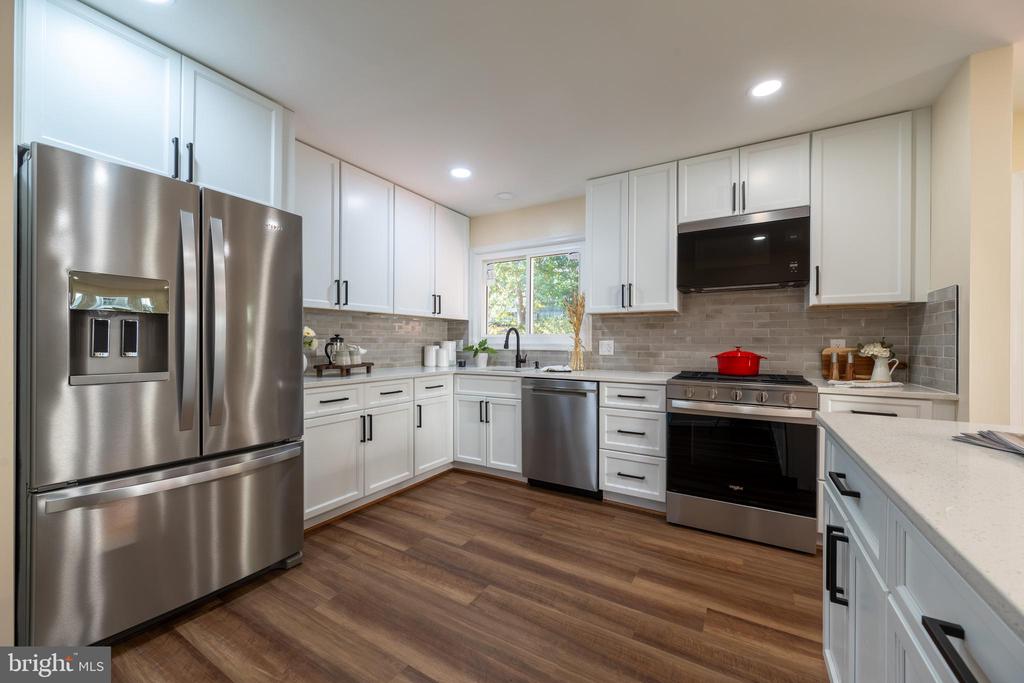 12 SOLITAIRE CT.