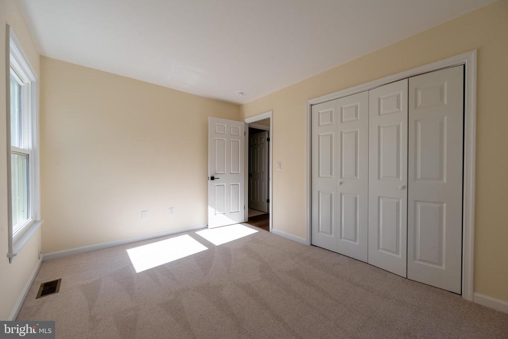 12 SOLITAIRE CT.
