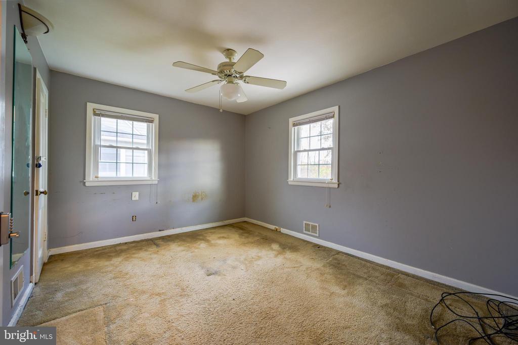 1518 GRIDLEY LANE