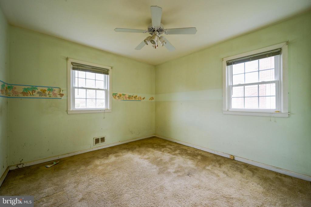 1518 GRIDLEY LANE