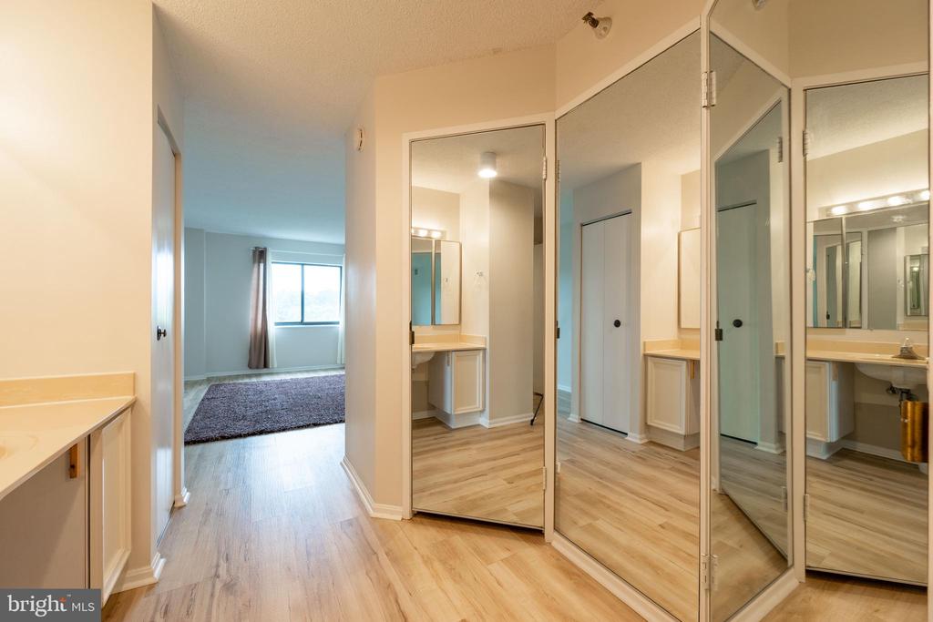 15101 INTERLACHEN DRIVE 1-924