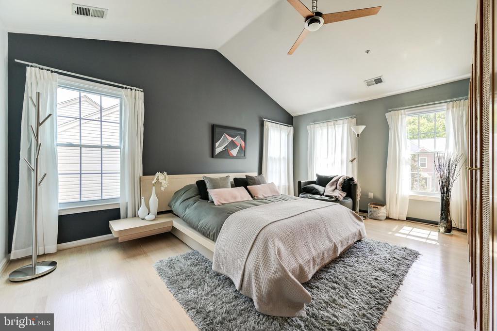 11609 Heartwood Dr
