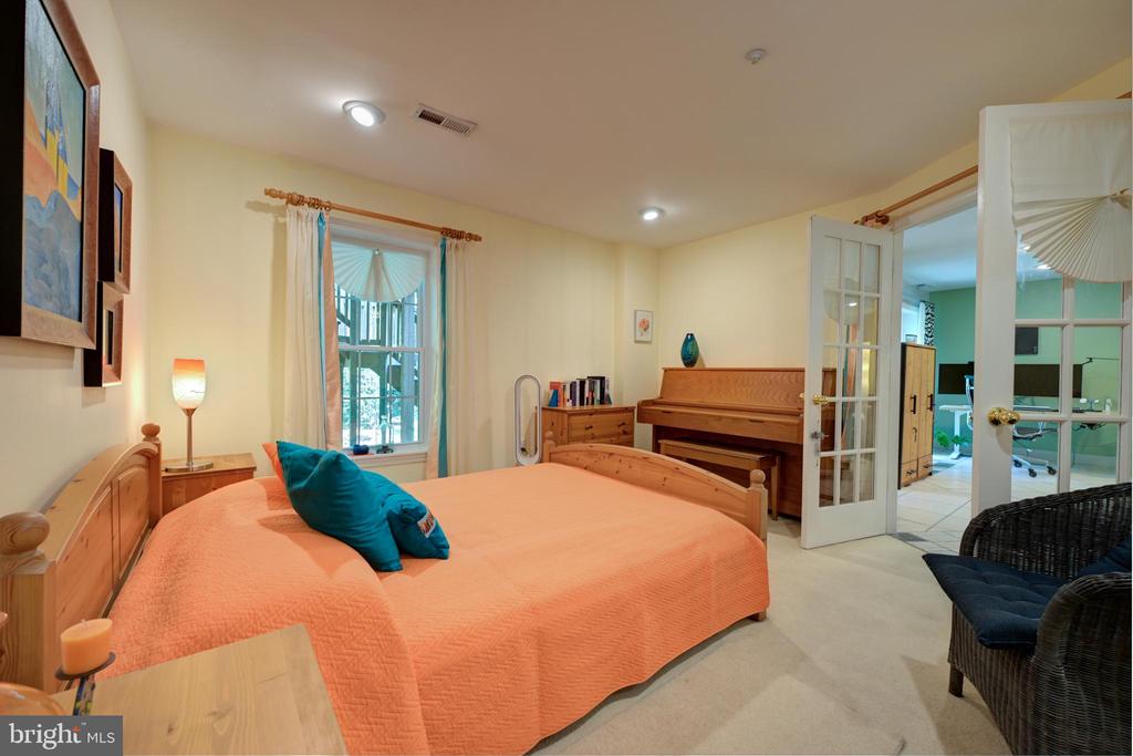 11609 Heartwood Dr