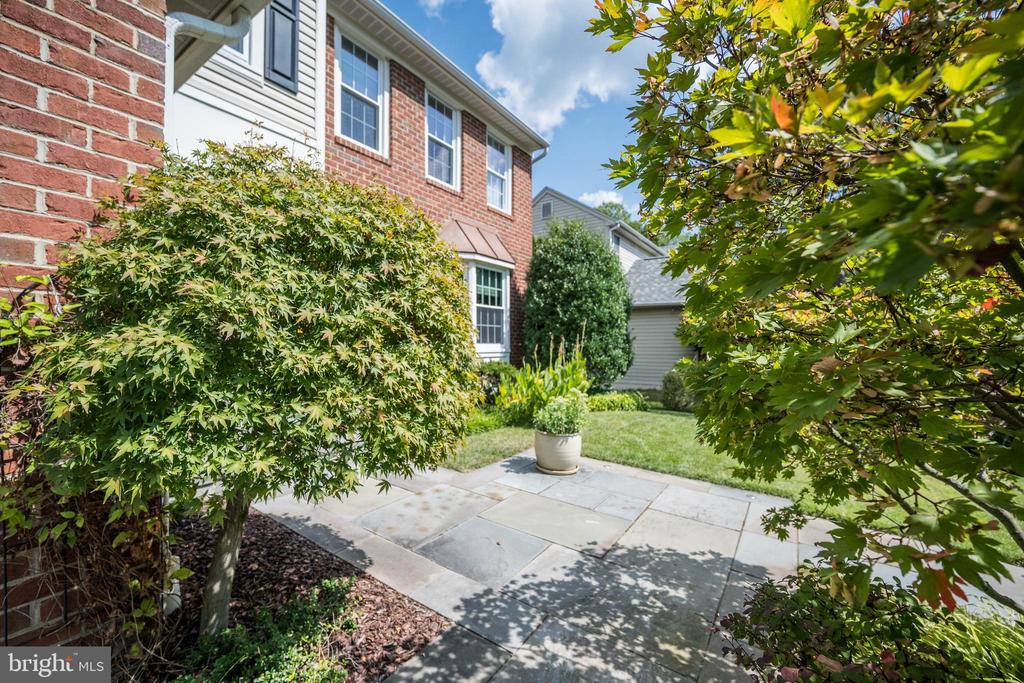 11609 Heartwood Dr