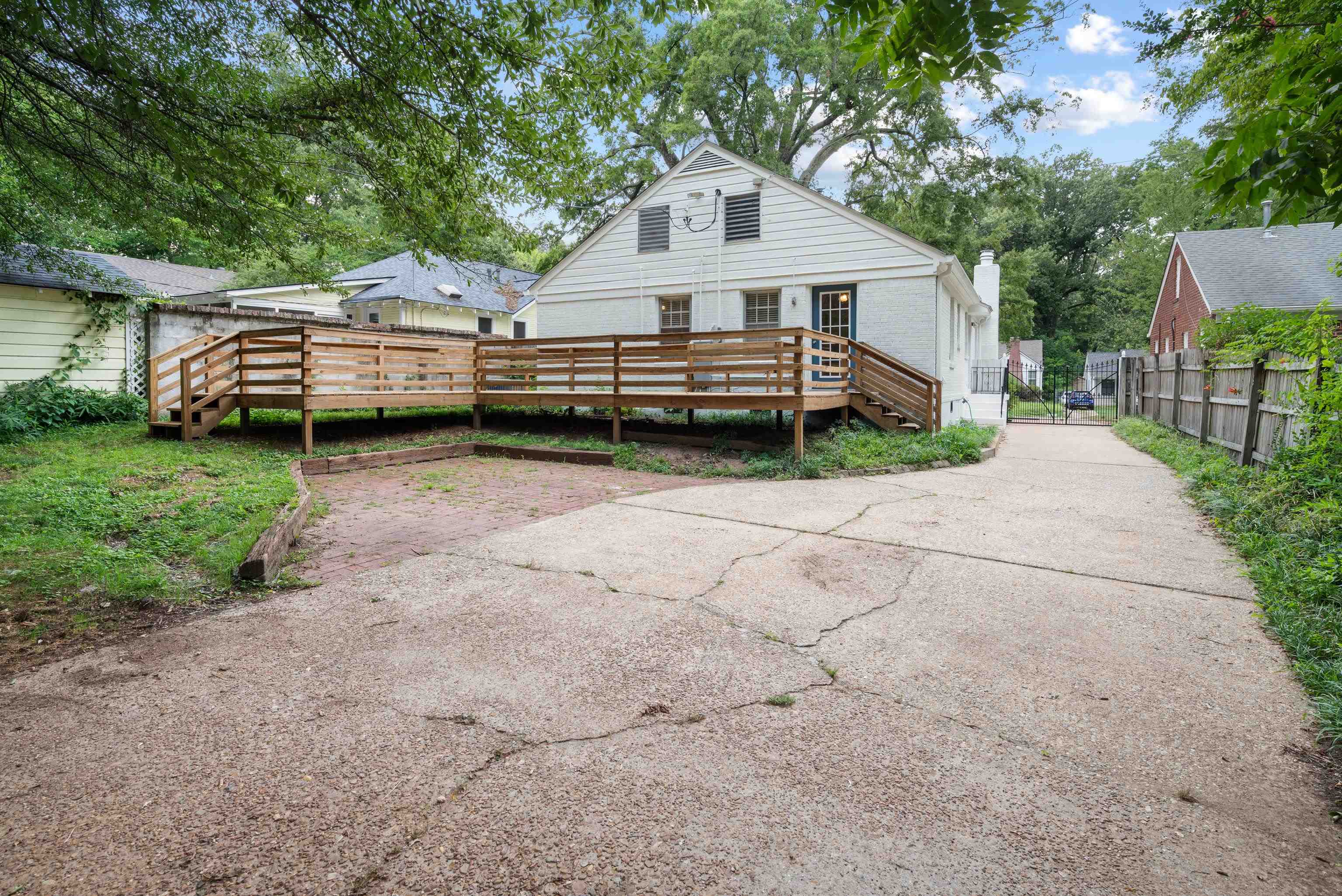 404 S REESE ST