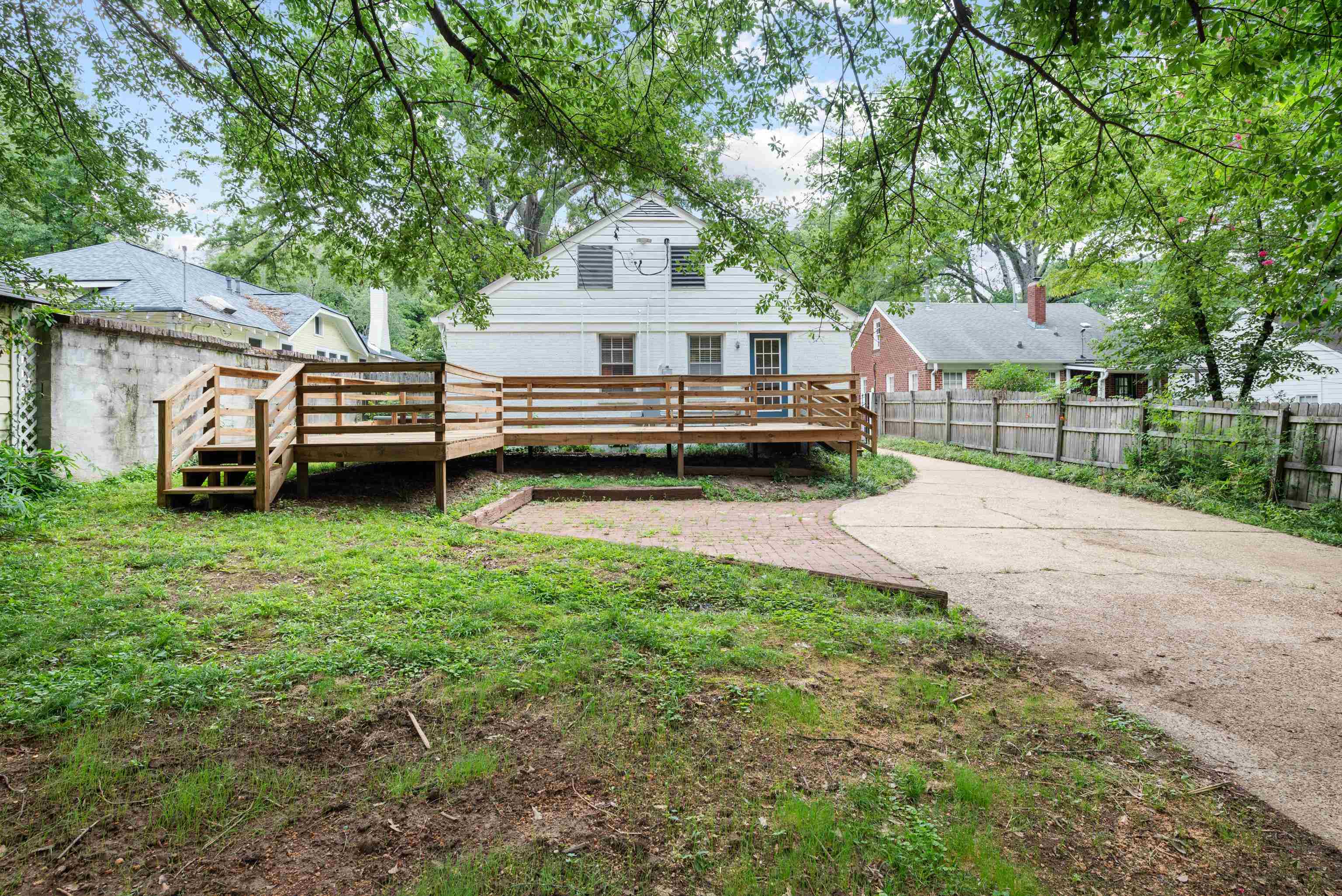 404 S REESE ST